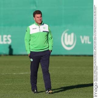 Cheftrainer Dieter Hecking (VfL Wolfsburg) Abschlusstraining vor dem UEFA Champions League Spiel VfL Wolfsburg vs PFC CSKA Moskava (Moskau)