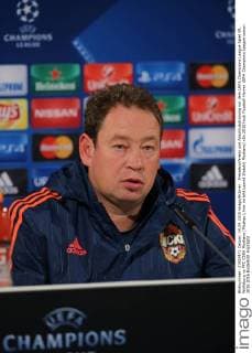 Pressekonferenz und Abschlusstraining vor dem UEFA Champions League Spiel VfL Wolfsburg vs PFC CSKA Moskava (Moskau), hier im bild Leonid Slutski( Moskava)