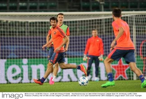 Abschlusstraining vor dem UEFA Champions League Spiel VfL Wolfsburg vs PFC CSKA Moskava (Moskau) hier im Bild 10 Alan Dzagoev (Moskava) am Ball