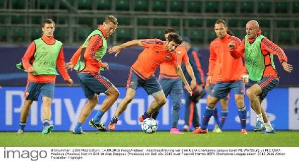Abschlusstraining vor dem UEFA Champions League Spiel VfL Wolfsburg vs PFC CSKA Moskava (Moskau) hier im Bild 10 Alan Dzagoev (Moskava) am Ball