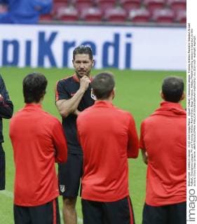 Aktuell Fußball, Champions League, Training Atletico Madrid in Istanbul Aktuell Fußball, Champions League, PK und Training Atletico Madrid Cholo Diego Simeone. Atletico Madrid training session in Istanbul. In this picture, Cholo Diego Simeone. xBEATRIZxGUZMANx 
