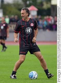 Aktuell Fußball, Eintracht Frankfurt Legendenspiel, 90er Traditionsmannschaft - 90er Bundesliga Stars 13.09.2015, xovx, Fussball, Dietmar Roth Legendenspiel, Eintracht Frankfurt 90er Auswahl - Bundesliga Auswahl 90er, emspor, Maurizio Gaudino (Eintracht Frankfurt), Freisteller.