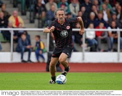 Aktuell Fußball, Eintracht Frankfurt Legendenspiel, 90er Traditionsmannschaft - 90er Bundesliga Stars 13.09.2015, xovx, Fussball, Dietmar Roth Legendenspiel, Eintracht Frankfurt 90er Auswahl - Bundesliga Auswahl 90er, emspor, Maurizio Gaudino (Eintracht Frankfurt), Freisteller.