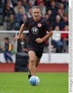 Aktuell Fußball, Eintracht Frankfurt Legendenspiel, 90er Traditionsmannschaft - 90er Bundesliga Stars 13.09.2015, xovx, Fussball, Dietmar Roth Legendenspiel, Eintracht Frankfurt 90er Auswahl - Bundesliga Auswahl 90er, emspor, Maurizio Gaudino (Eintracht Frankfurt), Freisteller.