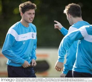- GENT, BELGIUM: Gent s Hannes Van der Bruggen and Gent s Thomas Foket pictured during a training of KAA Gent, in Gent, Tuesday 15 September 2015. Tomorrow Belgian first league soccer team KAA Gent will play the first game in the group stage of the Uefa Champions League competition against French Olympique Lyon. JASPERxJACOBS  x04700141x