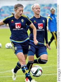Göteborg Sweden 2015-09-15 Damlandslaget träning Hanna Folkesson och Nilla Fischer KP0300003 