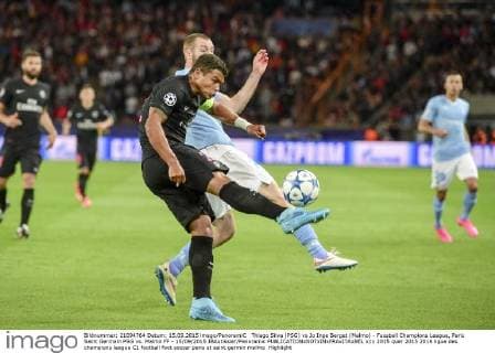 Thiago Silva (PSG) vs Jo Inge Berget (Malmo) - Fussball Champions League, Paris Saint Germain PSG vs. Malmö FF - 15 09 2015 JBAutissier Panoramic 