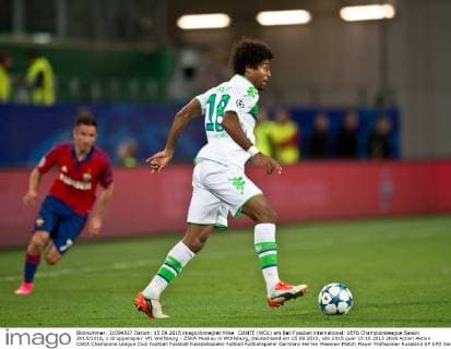 DANTE (WOL) am Ball Fussball international: UEFA Championsleague Saison 2015 2016, 1.Gruppenspiel: VfL Wolfsburg - ZSKA Moskau in WOlfsburg, Deutschland am 15.09.2015,