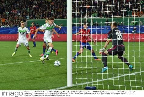 15.09.2015, Fussball, Saison 2015 2016, Champions League, 2015 16, Vorrunde, VfL Wolfsburg - ZSKA Moskau, Julian Draxler (VfL Wolfsburg), 2. v.li., erzielt das Tor zum 1:0