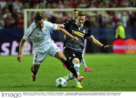 Champions League 2015 2016 match played between FC Sevilla and Borussia Mönchengladbach. In this picture, Krychowiak and Hahn. xKIKOxHURTADOx 