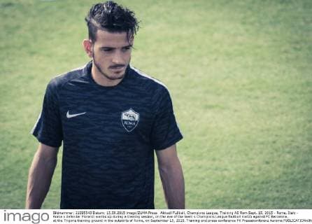 Aktuell Fußball, Champions League, Training AS Rom Sept. 15, 2015 - Rome, Italy - Roma s defender Florenzi warms up during a training session, on the eve of the team s Champions League football match against FC Barcelone, at the Trigoria training ground in the outskirts of Rome, on September 15, 2015. Training and press conference PK Pressekonferenz Asroma  - ZUMAn230