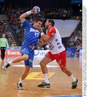 Mittwoch 09.09.2015, Handball, Herren, 1. Bundesliga, Saison 2015 16, Hamburger SV Handball - SG Flensburg-Handewitt : v.l. Allan Damgaard (Hamburger SV) gegen Tobias Karlsson (SG Flensburg-Handewitt) DeFodi502