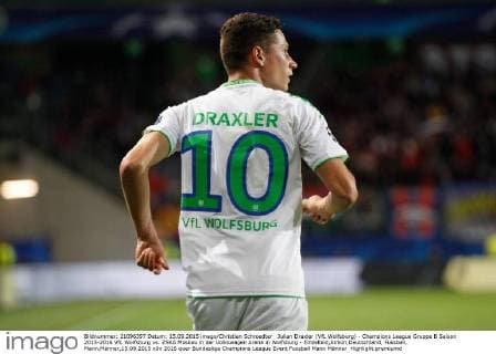 Julian Draxler (VfL Wolfsburg) - Champions League Gruppe B Saison 2015-2016 VfL Wolfsburg vs. ZSKA Moskau in der Volkswagen Arena in Wolfsburg - Einzelbild,Aktion,Deutschland, Fussball, Mann,Männer,15.09.2015