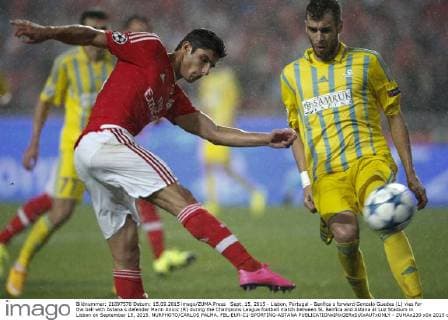 Sept. 15, 2015 - Lisbon, Portugal - Benfica s forward Goncalo Guedes (L) vies for the ball with Astana s defender Marin Anicic (R) during the Champions League football match between SL Benfica and Astana at Luz Stadium in Lisbon on September 15, 2015. NURPHOTO CARLOS PALMA. FBL-EUR-C1-SPORTING-ASTANA  - ZUMAn230