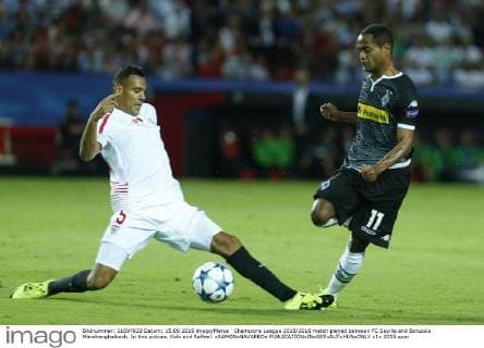 Champions League 2015 2016 match played between FC Sevilla and Borussia Mönchengladbach. In this picture, Kolo and Raffael. xRAMONxNAVARROx 