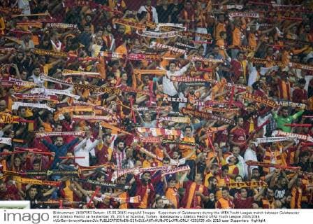 Supporters of Galatasaray during the UEFA Youth League match between Galatasaray and Atletico Madrid on September 15, 2015 at Istanbul, Turkey. Galatasaray v Atletico Madrid UEFA Youth League 2015 2016 xVIxGerritxvanxKeulenxIVx 4331839