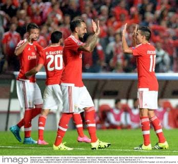 Benfica s players celebrate a goal during the first round of the European Champions League group stage match against Astana at the Luz stadium in Lisbon, Portugal, on Sept. 15, 2015. Benfica won 2-0. ) (SP)PORTUGAL-LISBON-SOCCER-UEFA CHAMPIONS LEAGUE-BENFICA VS ASTANA ZhangxLiyun 