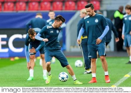 Leverkusen Filip Mladenovic ( 25, FC Bate Borisov) mit Nemanja Nikolic ( 10, FC Bate Borisov) Training FC Bate Borisov, Fussball, UEFA Champions League, 15.09.2015 Copyright: Deutzmann Eibner-Pressefoto EP_CDN