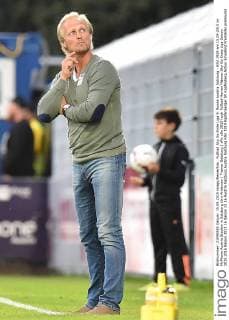 Fußball Sky Go Erste Liga 9. Runde Austria Salzburg - KSV 1919 am 15.09.2015 im MyPhone Austria Stadion in Salzburg Jörn Andersen ( Trainer Salzburg ) xRx