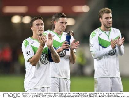 Nach dem Spiel: Max KRUSE, Julian DRAXLER und Nicklas BENDTNER (vl alleVfL) Fussball international: UEFA Championsleague Saison 2015 2016, 1.Gruppenspiel: VfL Wolfsburg - ZSKA Moskau in Wolfsburg, Deutschland am 15.09.2015,
