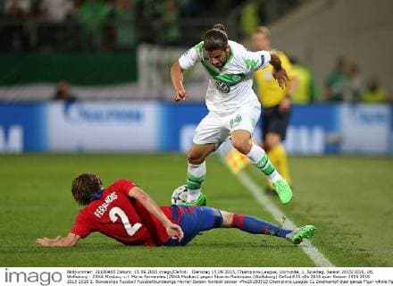 Dienstag 15.09.2015, Champions League, Vorrunde, 1. Spieltag, Saison 2015 2016, VfL Wolfsburg - ZSKA Moskau, v.l. Mario Fernandes (ZSKA Moskau) gegen Ricardo Rodriquez (Wolfsburg) DeFodi035
