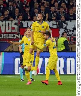 16.09.2015, xovx, Fussball UEFA Champions League, Bayer 04 Leverkusen - Bate Baryssau, emspor Jubel nach dem Tor zum 1:1 bei Kaspars Dubra (BATE Borisov), Nemanja Milunovic (BATE Borisov) und Filip Mladenovic (BATE Borisov), Aktion.