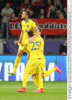 Leverkusen Nemanja Milunovic (BATE Borisov 19) und Filip Mladenovic (BATE Borisov 25) beim Torjubel nach dem Treffer zum 1:1 Bayer 04 Leverkusen vs BATE Baryssau, Fussball, Champions-League, 16.09.2015, Copyright: Schueler Eibner-Pressefoto EP_JSE