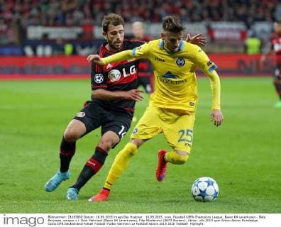16.09.2015, xovx, Fussball UEFA Champions League, Bayer 04 Leverkusen - Bate Baryssau, emspor v.l. Amir Mehmedi (Bayer 04 Leverkusen), Filip Mladenovic (BATE Borisov), Aktion.