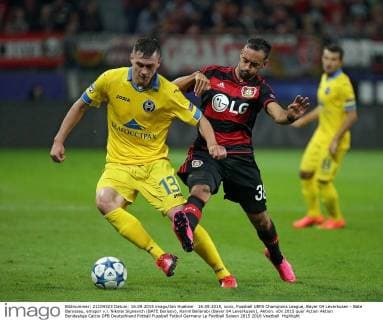 16.09.2015, xovx, Fussball UEFA Champions League, Bayer 04 Leverkusen - Bate Baryssau, emspor v.l. Nikolai Signevich (BATE Borisov), Karim Bellarabi (Bayer 04 Leverkusen), Aktion.
