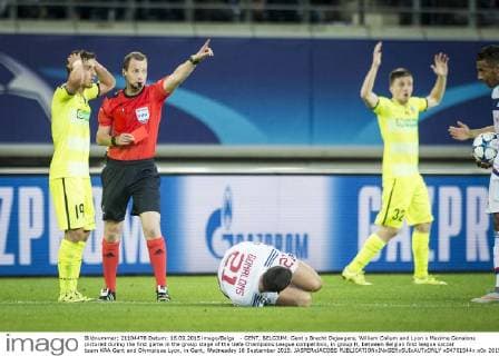 - GENT, BELGIUM: Gent s Brecht Dejaegere, William Collum and Lyon s Maxime Gonalons pictured during the first game in the group stage of the Uefa Champions League competition, in group H, between Belgian first league soccer team KAA Gent and Olympique Lyon, in Gent, Wednesday 16 September 2015. JASPERxJACOBS  x04701544x