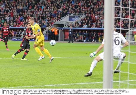 Hakan CALHANOGLU, Lev 10 Torschuss, schiesst das Tor zum 2-1 BAYER 04 LEVERKUSEN - FC BATE BORISOV , Fussball UEFA Champions League, Gruppenphase, Leverkusen, 16.09.2015 CL Saison 2015 2016,