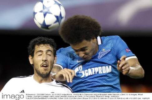 Partido de la Champions League disputado entre Valencia y Zenit. En la imagen, Witsel y Parejo. Champions League match played between Valencia and Zenit. In this picture, Witsel and Parejo. xORAZALx 