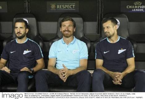 Partido de la Champions League disputado entre Valencia y Zenit. En la imagen, Vilas Boas en el banquillo. Champions League match played between Valencia and Zenit. In this picture, Vilas Boas in the bench. xORAZALx 