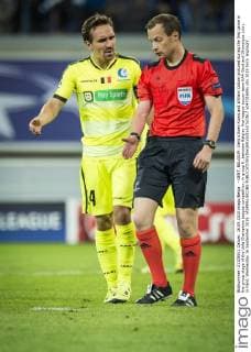 - GENT, BELGIUM: Gent s Sven Kums and William Collum pictured during the first game in the group stage of the Uefa Champions League competition, in group H, between Belgian first league soccer team KAA Gent and Olympique Lyon, in Gent, Wednesday 16 September 2015. JASPERxJACOBS  x04701689x