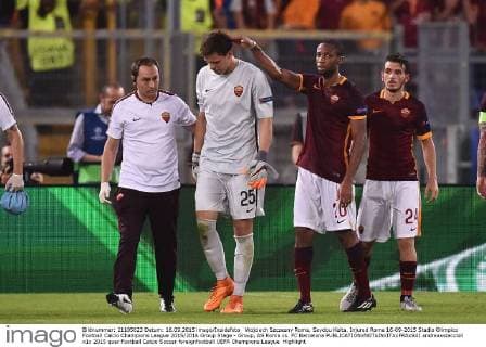 Wojciech Szczesny Roma, Seydou Keita. Injured Roma 16-09-2015 Stadio Olimpico Football Calcio Champions League 2015 2016 Group Stage - Group, AS Roma vs. FC Barcelona andreaxstaccioli