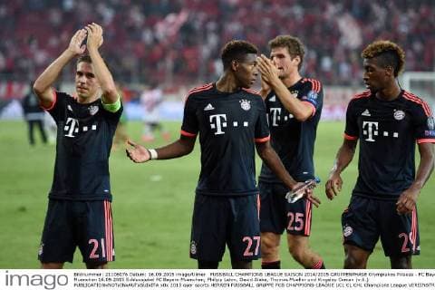 FUSSBALL CHAMPIONS LEAGUE SAISON 2014 2015 GRUPPENPHASE Olympiakos Piraeus - FC Bayern Muenchen 16.09.2015 Schlussjubel FC Bayern Muenchen; Philipp Lahm, David Alaba, Thomas Mueller und Kingsley Coman (v.li.) 