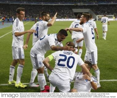 Sept. 16, 2015 - Kiev, Ukraine - Dynamo players celebrate a goal of Oleh Gusev during the UEFA Champions League Group G soccer match between Dynamo Kyiv and FC Porto at Olimpiyskyi stadium in Kiev, Ukraine, 16 September 2015. FC Porto vc Dynamo Kyiv,UEFA Champions League Group G  - ZUMAn230