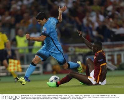 Sept. 16, 2015 - Rome, Italy - Barcelona s Luis Suarez fight for the ball with AS Roma s Antonio Rüdiger during the Champions League Group E soccer match at the Olympic Stadium. Italy : Champions League match between Roma versus Barcelona - ZUMAp133