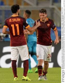 IPP20150916 Football - soccer: UEFA Champions League, AS Rom - Barcellona, alessandro Florenzi lascia il campo salutato da Salah (Hinweis: Verwendung nur in Deutschland - only Germany) xHOCHxZWEIx xItalyxPhotoxPressx 