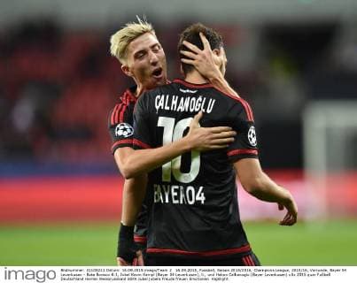 16.09.2015, Fussball, Saison 2015 2016, Champions League, 2015 16, Vorrunde, Bayer 04 Leverkusen - Bate Borisov 4:1, Jubel Kevin Kampl (Bayer 04 Leverkusen), li., und Hakan Calhanoglu (Bayer Leverkusen)