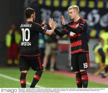16.09.2015, Fussball, Saison 2015 2016, Champions League, 2015 16, Vorrunde, Bayer 04 Leverkusen - Bate Borisov 4:1, Spielerwechsel Julian Brandt (Bayer 04 Leverkusen), re., kommt für Hakan Calhanoglu (Bayer Leverkusen)