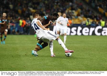 Kiew, 16.09.2015 - UEFA Champions League 2015 2016 - Dynamo Kiew vs FC Porto - Vincent Aboubakar gegen Evgen Khacheridi - Copyright: RatynskyixViacheslav 423310
