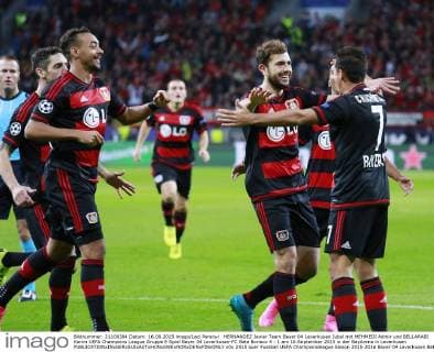 HERNANDEZ Javier Team Bayer 04 Leverkusen Jubel mit MEHMEDI Admir und BELLARABI Karim UEFA Champions League Gruppe E Spiel Bayer 04 Leverkusen-FC Bate Borisov 4 : 1 am 16.September 2015 in der BayArena in Leverkusen 