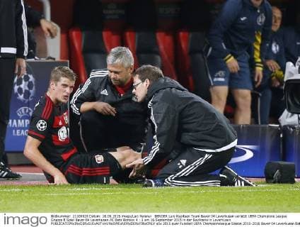 BENDER Lars Kapitaen Team Bayer 04 Leverkusen verletzt UEFA Champions League Gruppe E Spiel Bayer 04 Leverkusen-FC Bate Borisov 4 : 1 am 16.September 2015 in der BayArena in Leverkusen 