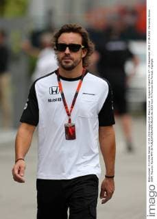 Singapore Grand Prix 17 - 20 September 2015 17.09.2015 - Fernando Alonso (ESP) McLaren Honda MP4-30 