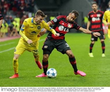 16.09.2015, xovx, Fussball UEFA Champions League, Bayer 04 Leverkusen - Bate Baryssau, emspor v.l. Zweikampf zwischen Filip Mladenovic (BATE Borisov) und Karim Bellarabi (Bayer 04 Leverkusen), Aktion.