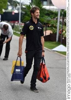 Atmosphere at Marina Bay circuit in Singapur before the start. In the picture, Romain Grosjean. xRUBIOx  RV RACING PRESS