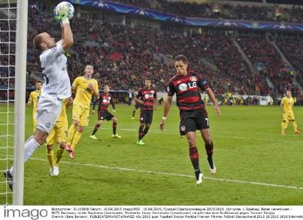 16.09.2015, Fussball Championsleague 2015 2016, Vorrunde, 1.Spieltag, Bayer Leverkusen - BATE Baryssau, in der BayArena Leverkusen. Chicharito Javier Hernandez (Leverkusen) vergibt hier eine Großchance gegen Torwart Sergey Chernik (Bate Borisov). 