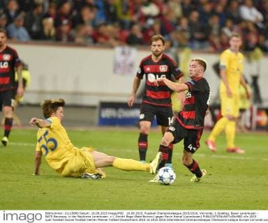 16.09.2015, Fussball Championsleague 2015 2016, Vorrunde, 1.Spieltag, Bayer Leverkusen - BATE Baryssau, in der BayArena Leverkusen. v.l. Dimitri Baga (Bate Borisov) gegen Kevin Kampl (Leverkusen) 