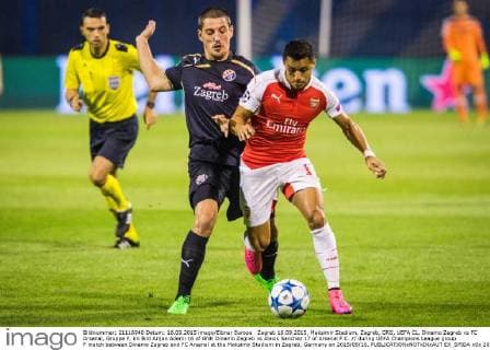 Zagreb 16.09.2015, Maksimir Stadium, Zagreb, CRO, UEFA CL, Dinamo Zagreb vs FC Arsenal, Gruppe F, im Bild Arijan Ademi 16 of GNK Dinamo Zagreb vs Alexis Sanchez 17 of Arsenal F.C. during UEFA Champions League group F match between Dinamo Zagreb and FC Arsenal at the Maksimir Stadium in Zagreb, Germany on 2015 09 16.  EX_SPIDA  